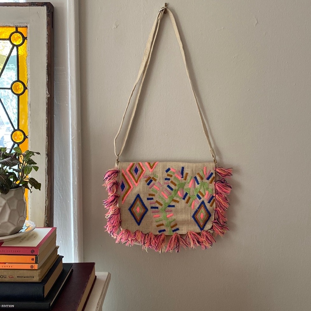 america & beyond embroidered jute bag!